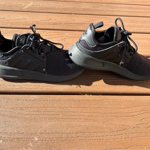 Boys Size 1.5 Black Adidas